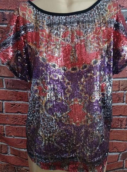 PRICEC DROP!! Bongo sequin top - Picture 2 of 6